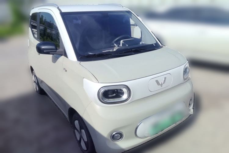 Used Wuling Hongguang MINIEV 2024 3rd Generation 215km Advanced Version Front Right 45 Deg