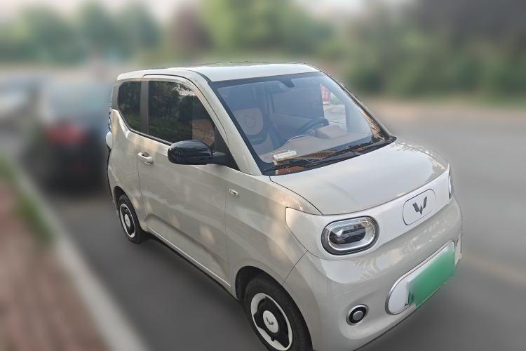 Used Wuling Hongguang MINIEV 2024 3rd Generation 215km Youth Edition Front Right 45 Deg