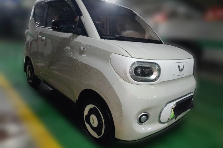Used Wuling Hongguang MINIEV 2024 3rd Generation 215km Youth Edition Front Right 45 Deg