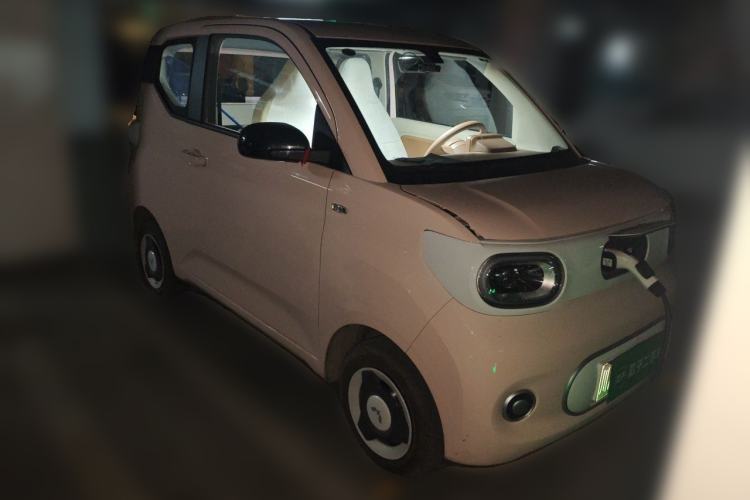 Used Wuling Hongguang MINIEV 2024 3rd Generation 215km Youth Edition Front Right 45 Deg