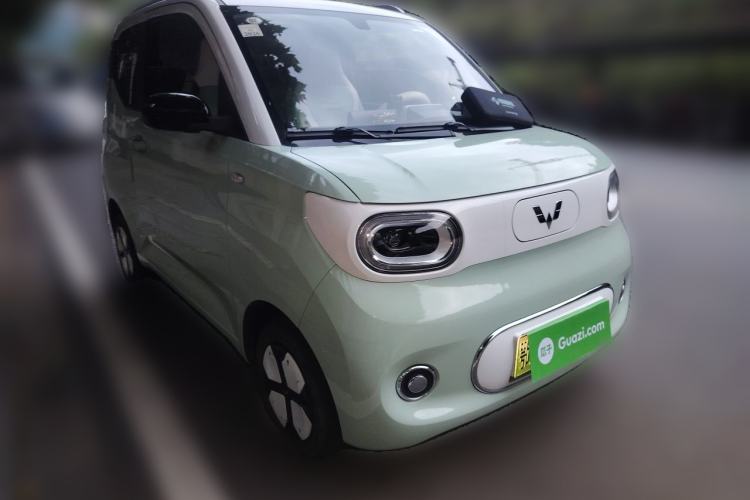 Used Wuling Hongguang MINIEV 2024 3rd Generation 215km Advanced Version Front Right 45 Deg