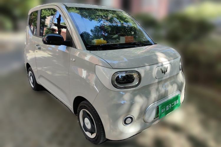 Used Wuling Hongguang MINIEV 2024 3rd Generation 215km Youth Edition Front Right 45 Deg