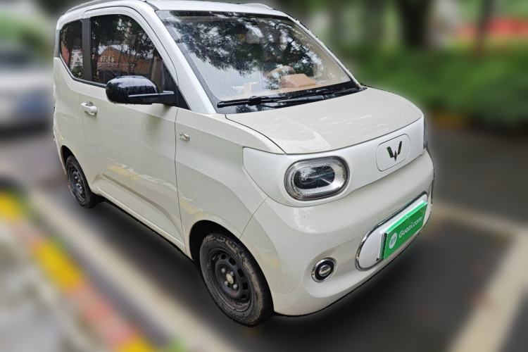 Used Wuling Hongguang MINIEV 2024 3rd Generation 215km Advanced Version Front Right 45 Deg