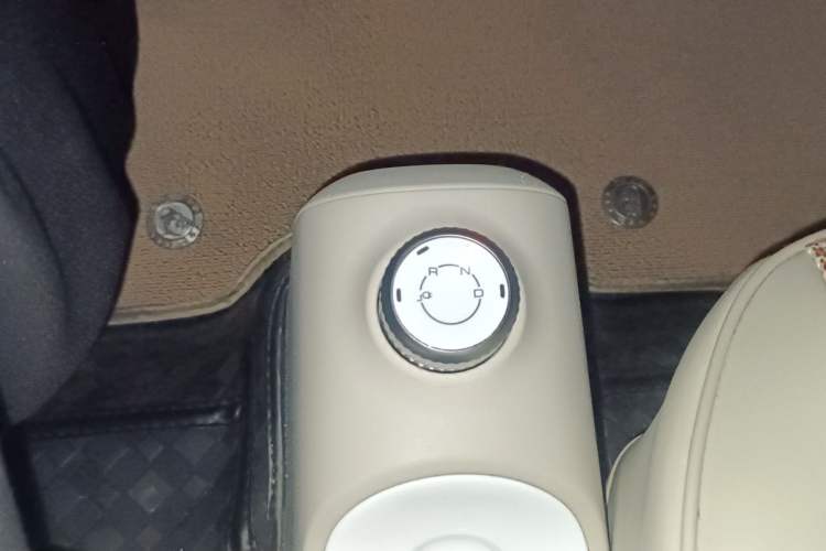 Used Wuling Hongguang MINIEV 2024 3rd Generation 215km Advanced Version Gear Lever
