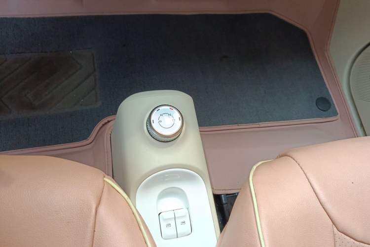 Used Wuling Hongguang MINIEV 2024 3rd Generation 215km Youth Edition Gear Lever