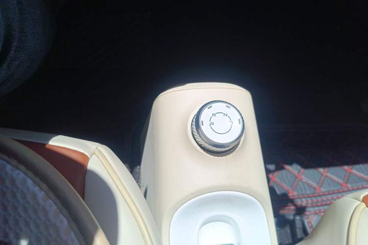 Used Wuling Hongguang MINIEV 2024 3rd Generation 215km Youth Edition Gear Lever