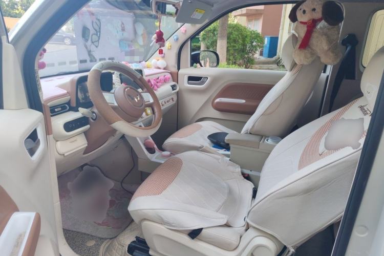 Used Wuling Hongguang MINIEV 2024 3rd Generation 215km Advanced Version Left Front Seat