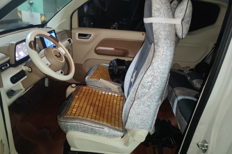 Used Wuling Hongguang MINIEV 2024 3rd Generation 215km Youth Edition Left Front Seat