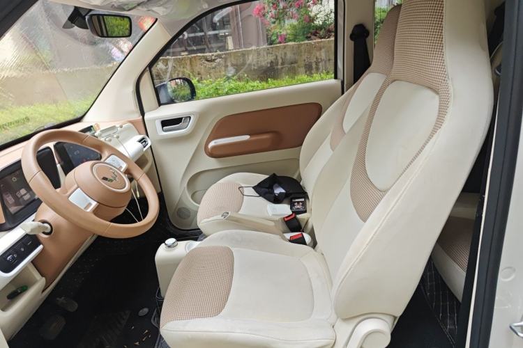 Used Wuling Hongguang MINIEV 2024 3rd Generation 215km Advanced Version Left Front Seat