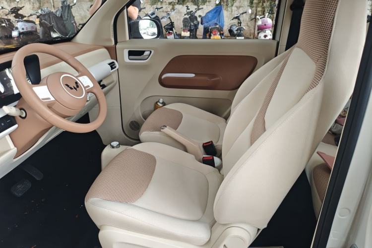 Used Wuling Hongguang MINIEV 2024 3rd Generation 215km Youth Edition Left Rear Seat