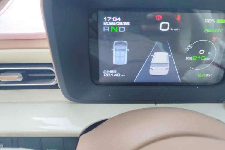 Used Wuling Hongguang MINIEV 2024 3rd Generation 215km Advanced Version Odometer Close Up