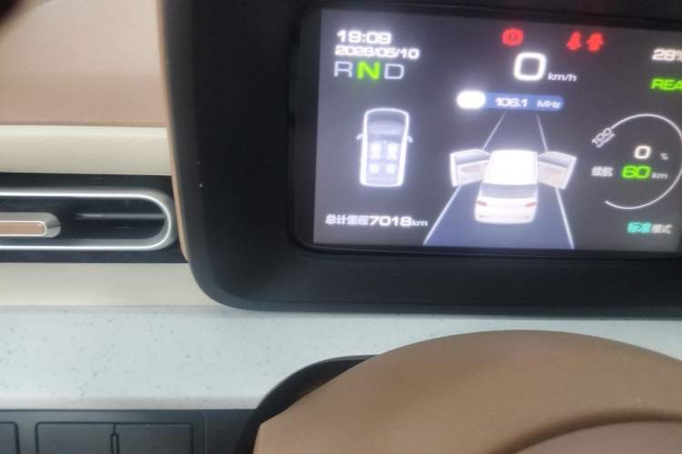 Used Wuling Hongguang MINIEV 2024 3rd Generation 215km Youth Edition Odometer Close Up