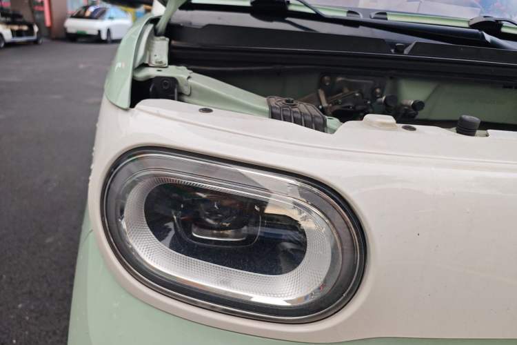 Used Wuling Hongguang MINIEV 2024 3rd Generation 215km Advanced Version Right Front Headlight
