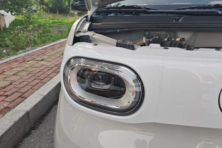 Used Wuling Hongguang MINIEV 2024 3rd Generation 215km Youth Edition Right Front Headlight