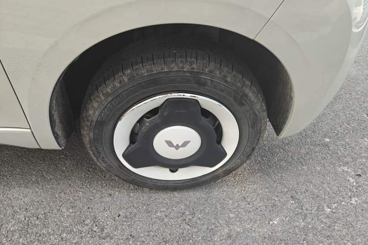 Used Wuling Hongguang MINIEV 2024 3rd Generation 215km Youth Edition Right Front Wheel Hub