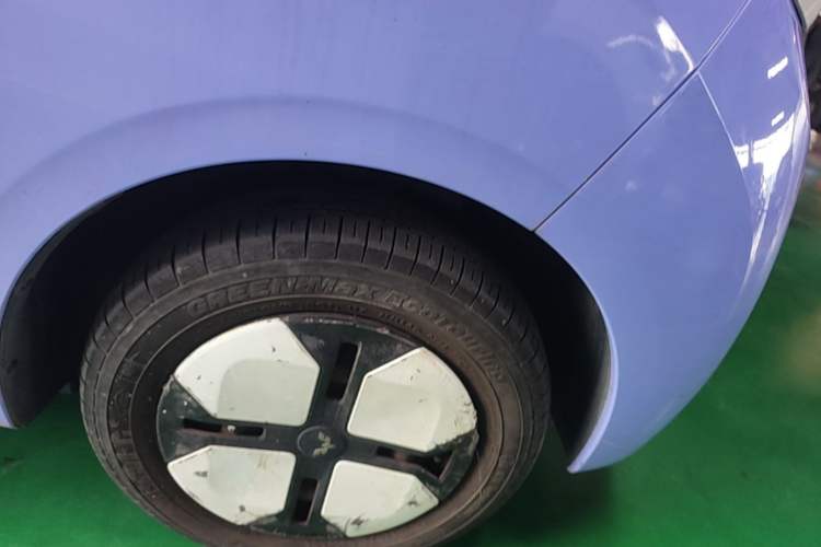 Used Wuling Hongguang MINIEV 2024 3rd Generation 215km Advanced Version Right Front Wheel Hub
