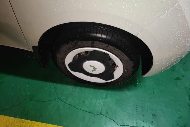 Used Wuling Hongguang MINIEV 2024 3rd Generation 215km Youth Edition Right Front Wheel Hub