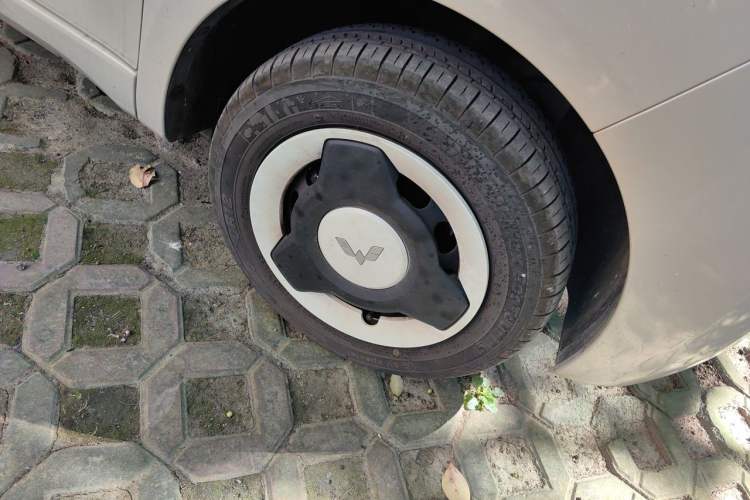 Used Wuling Hongguang MINIEV 2024 3rd Generation 215km Youth Edition Right Front Wheel Hub