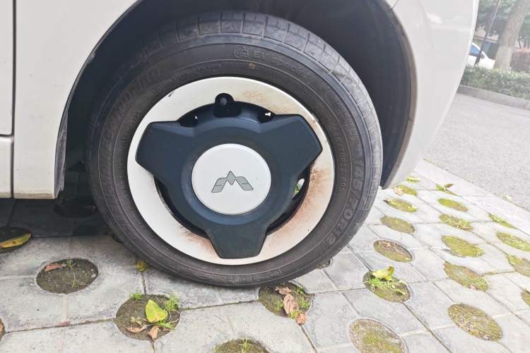Used Wuling Hongguang MINIEV 2024 3rd Generation 215km Youth Edition Right Front Wheel Hub