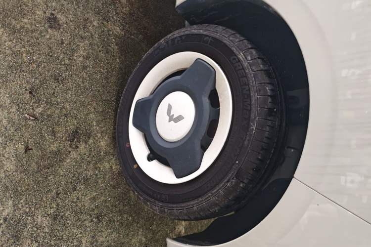 Used Wuling Hongguang MINIEV 2024 3rd Generation 215km Youth Edition Right Front Wheel Hub