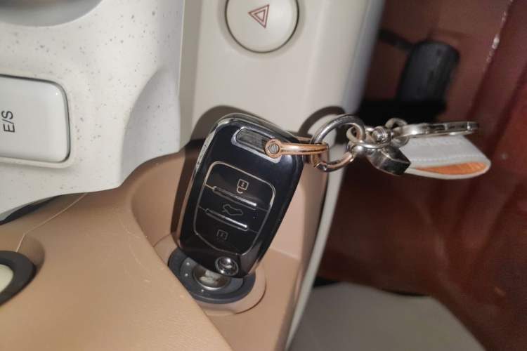 Used Wuling Hongguang MINIEV 2024 3rd Generation 215km Youth Edition Vehicle Key
