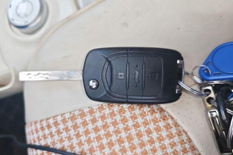 Used Wuling Hongguang MINIEV 2024 3rd Generation 215km Youth Edition Vehicle Key
