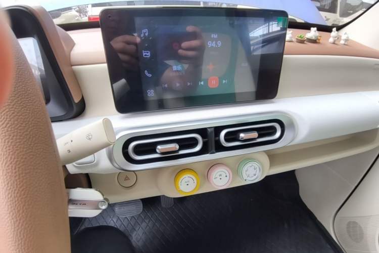 Used Wuling Hongguang MINIEV 2024 3rd Generation 215km Advanced Version Audio And AC Panel