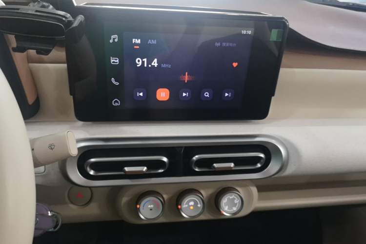 Used Wuling Hongguang MINIEV 2024 3rd Generation 215km Advanced Version Audio And AC Panel