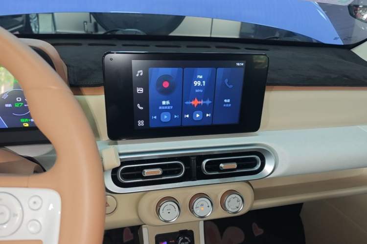 Used Wuling Hongguang MINIEV 2024 3rd Generation 215km Advanced Version Audio And AC Panel