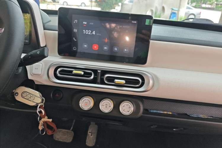 Used Wuling Hongguang MINIEV 2024 3rd Generation 215km Advanced Version Audio And AC Panel