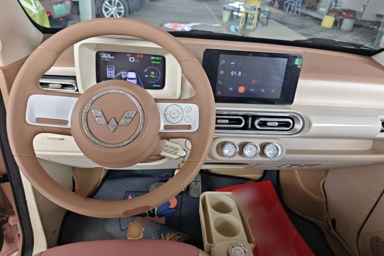 Used Wuling Hongguang MINIEV 2024 3rd Generation 215km Advanced Version Center Console