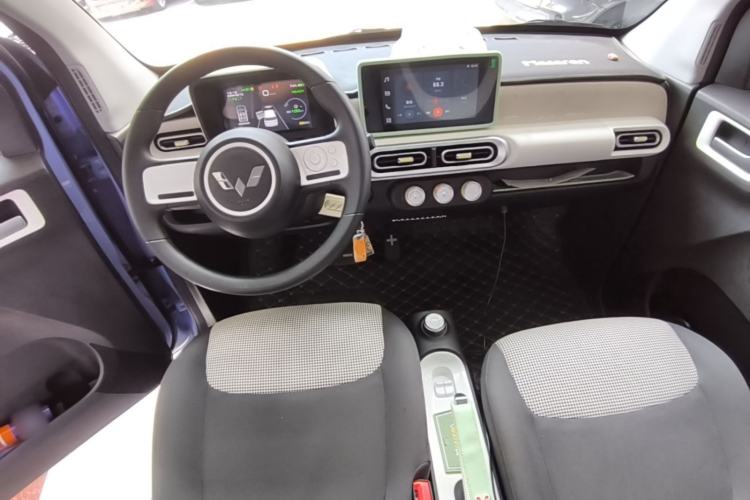 Used Wuling Hongguang MINIEV 2024 3rd Generation 215km Advanced Version Center Console