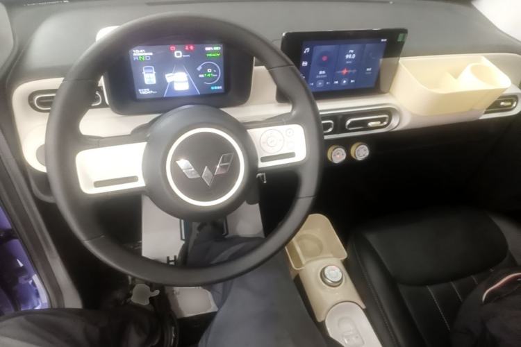 Used Wuling Hongguang MINIEV 2024 3rd Generation 215km Advanced Version Center Console