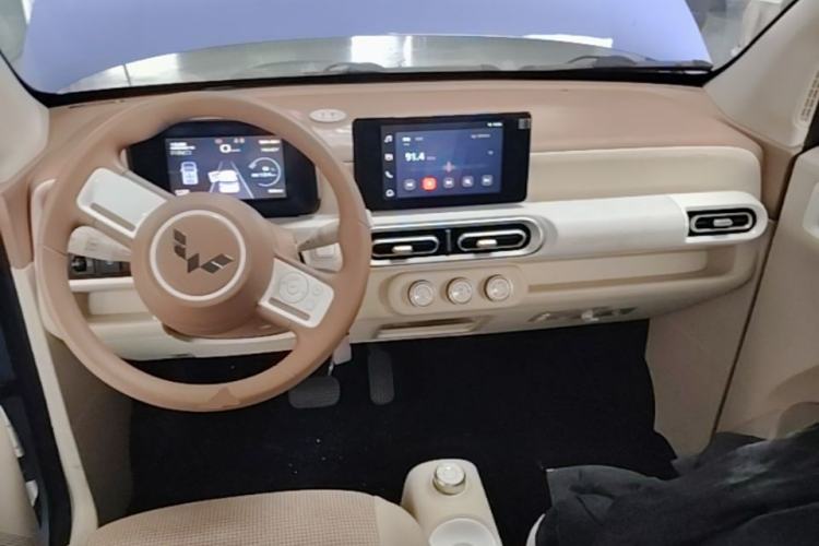 Used Wuling Hongguang MINIEV 2024 3rd Generation 215km Advanced Version Center Console