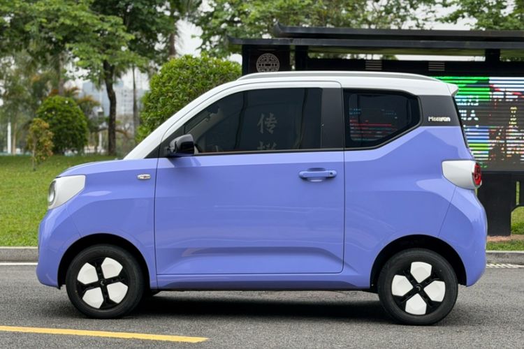 Used Wuling Hongguang MINIEV 2024 3rd Generation 215km Advanced Version Exterior 2