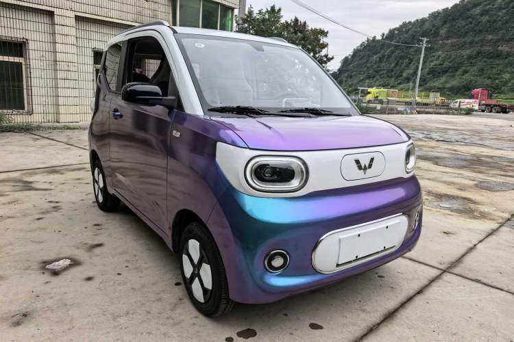 Used Wuling Hongguang MINIEV 2024 3rd Generation 215km Advanced Version Exterior 2