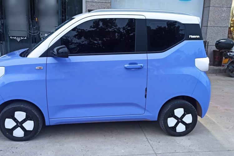 Used Wuling Hongguang MINIEV 2024 3rd Generation 215km Advanced Version Exterior 5