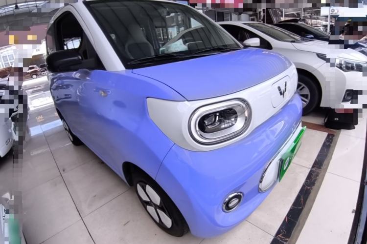 Used Wuling Hongguang MINIEV 2024 3rd Generation 215km Advanced Version Front Right 45 Deg