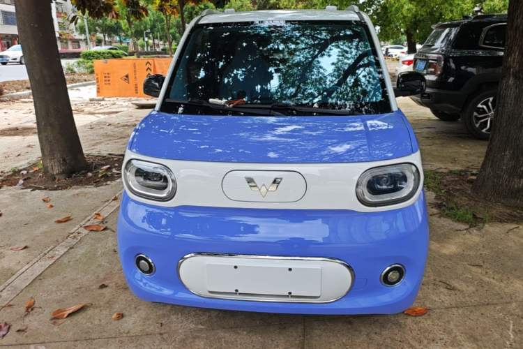 Used Wuling Hongguang MINIEV 2024 3rd Generation 215km Advanced Version Front