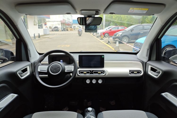 Used Wuling Hongguang MINIEV 2024 3rd Generation 215km Advanced Version Interior 1