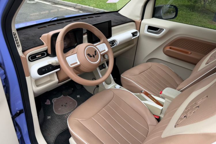 Used Wuling Hongguang MINIEV 2024 3rd Generation 215km Advanced Version Interior 1
