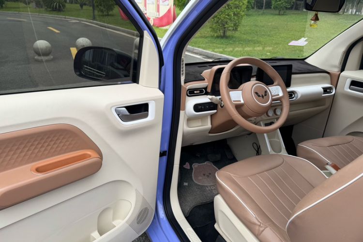 Used Wuling Hongguang MINIEV 2024 3rd Generation 215km Advanced Version Interior 10