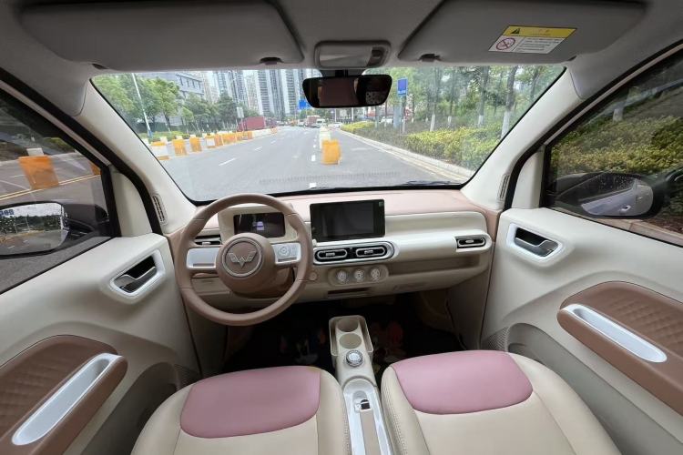 Used Wuling Hongguang MINIEV 2024 3rd Generation 215km Advanced Version Interior 2