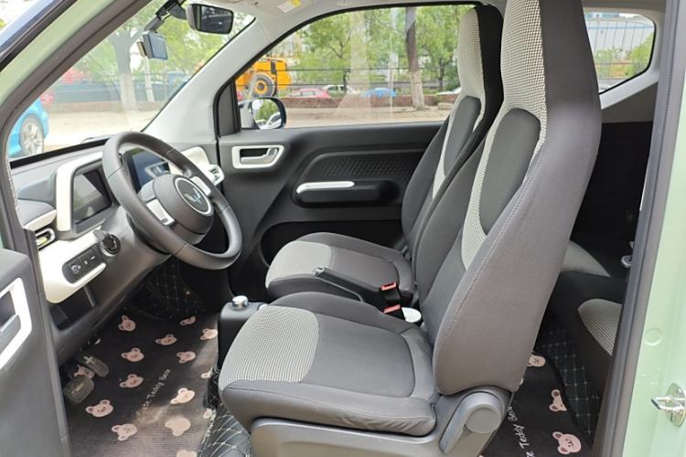 Used Wuling Hongguang MINIEV 2024 3rd Generation 215km Advanced Version Interior 2
