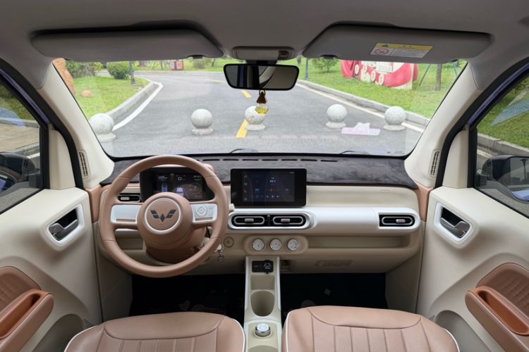 Used Wuling Hongguang MINIEV 2024 3rd Generation 215km Advanced Version Interior 2
