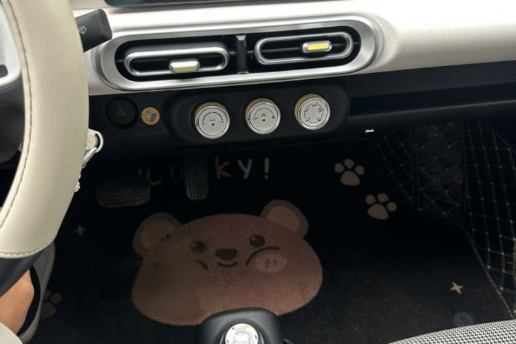 Used Wuling Hongguang MINIEV 2024 3rd Generation 215km Advanced Version Interior 2