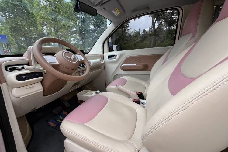 Used Wuling Hongguang MINIEV 2024 3rd Generation 215km Advanced Version Interior 3
