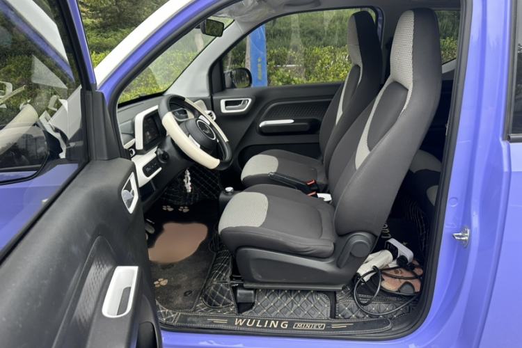 Used Wuling Hongguang MINIEV 2024 3rd Generation 215km Advanced Version Interior 4