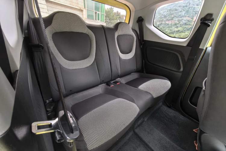 Used Wuling Hongguang MINIEV 2024 3rd Generation 215km Advanced Version Interior 4