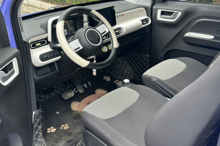 Used Wuling Hongguang MINIEV 2024 3rd Generation 215km Advanced Version Interior 5
